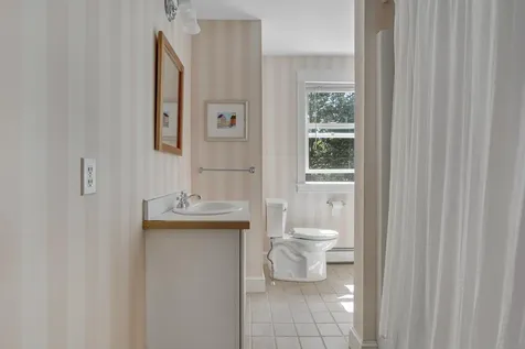 2 Sunnyfield Lane Falmouth ME 04105