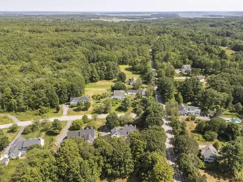 2 Sunnyfield Lane Falmouth ME 04105