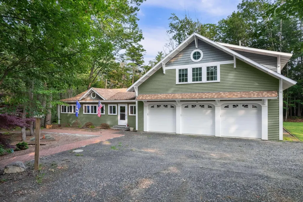 15 Loretta Lane York ME 03909