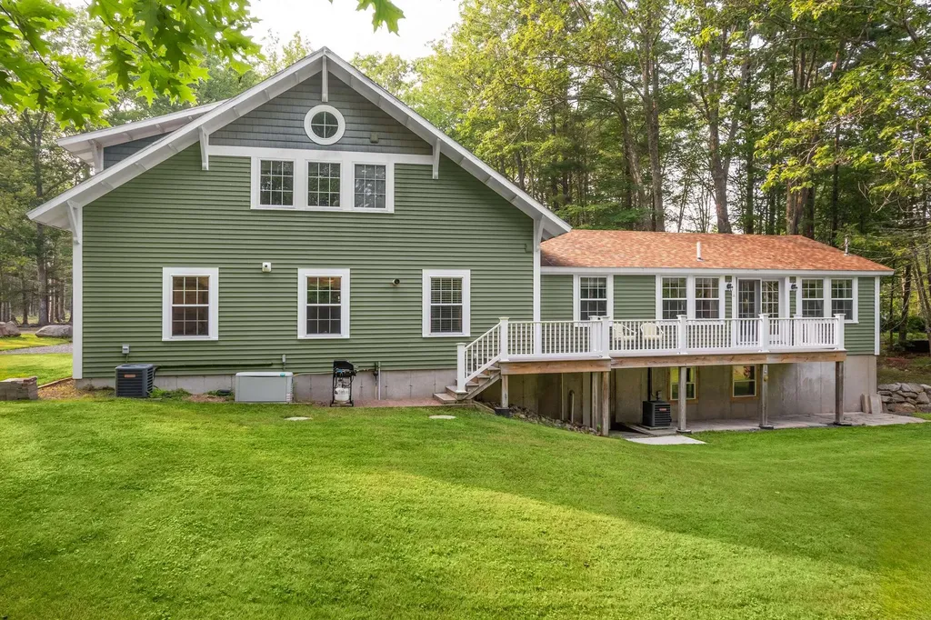 15 Loretta Lane York ME 03909