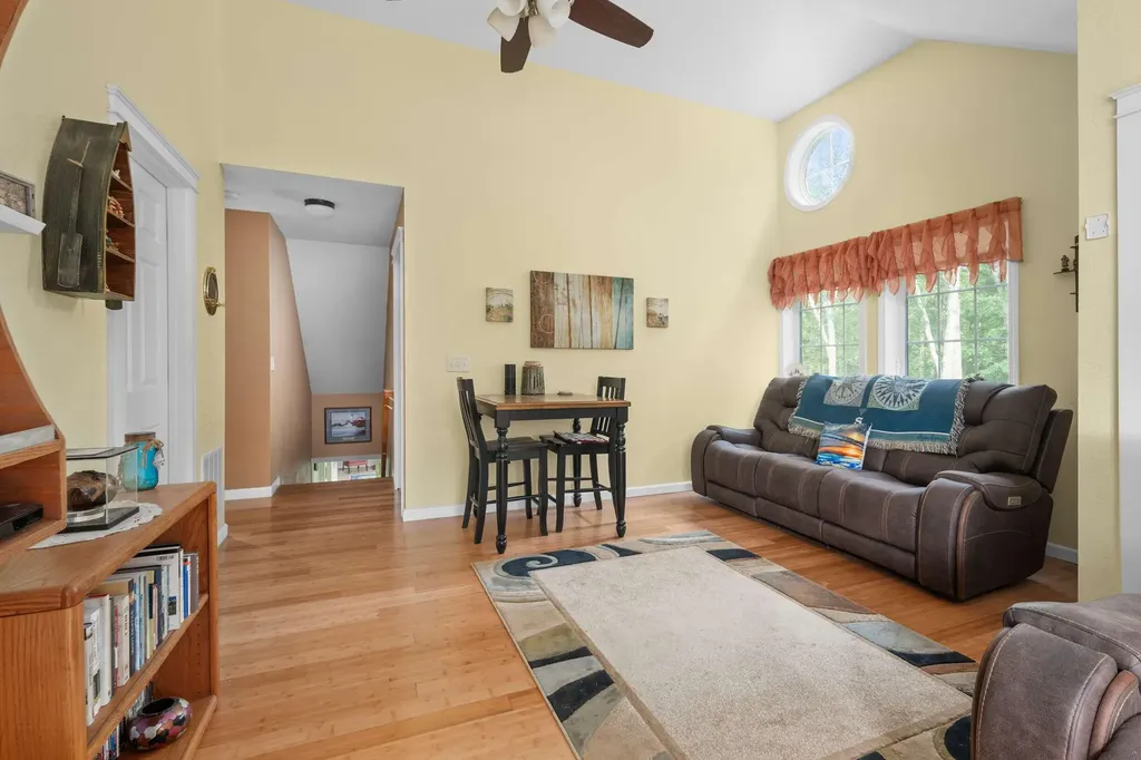 15 Loretta Lane York ME 03909