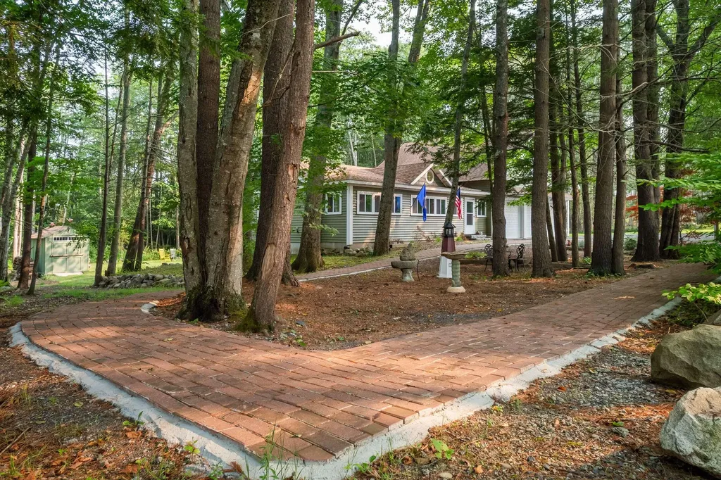 15 Loretta Lane York ME 03909