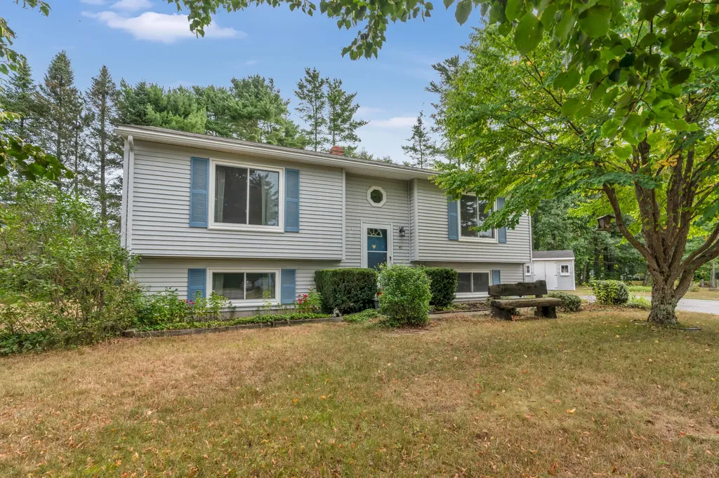 45 Ivanhoe Drive Topsham ME 04086