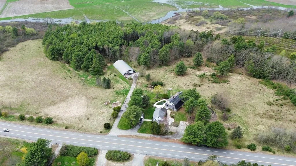 210 Augusta Road Topsham ME 04086