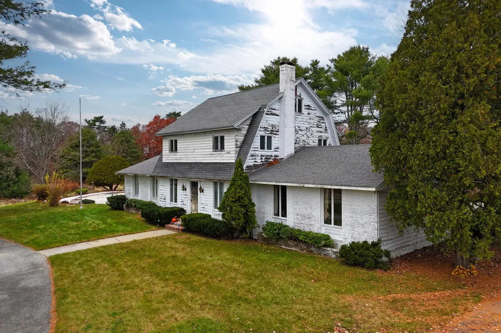 210 Augusta Road Topsham ME 04086