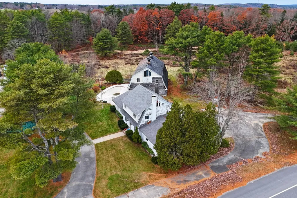 210 Augusta Road Topsham ME 04086