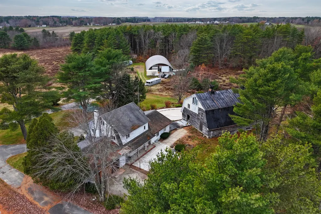 210 Augusta Road Topsham ME 04086