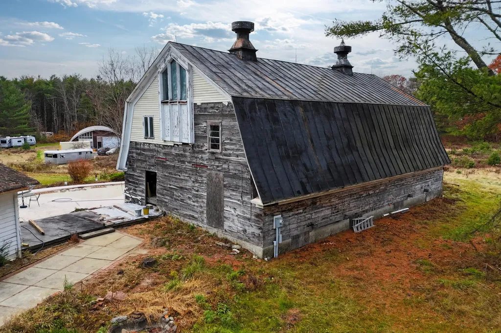 210 Augusta Road Topsham ME 04086