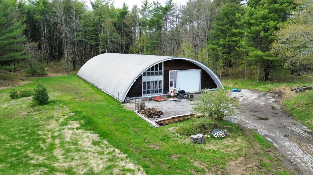 210 Augusta Road Topsham ME 04086