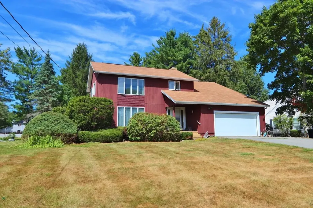 16 Hempstead Avenue Bangor ME 04401