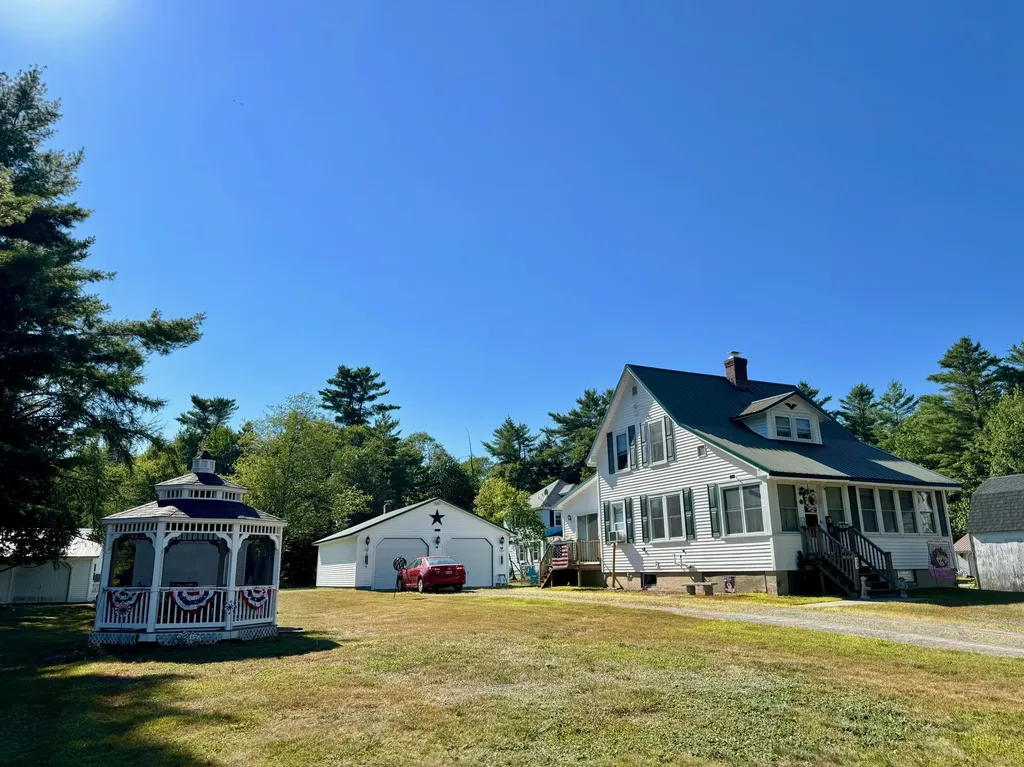 35 Meulendyk Avenue Brownville ME 04414