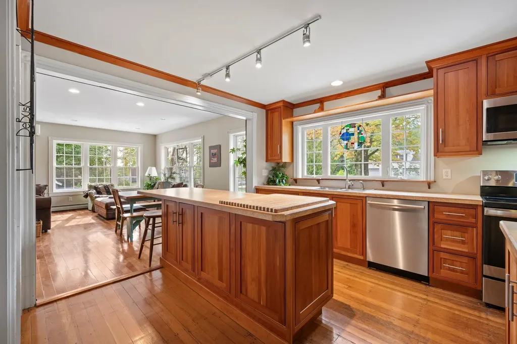 110 Brook Road Falmouth ME 04105