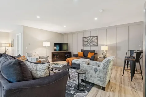 83 Hoyt Drive Monmouth ME 04259