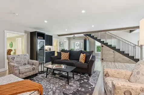 83 Hoyt Drive Monmouth ME 04259