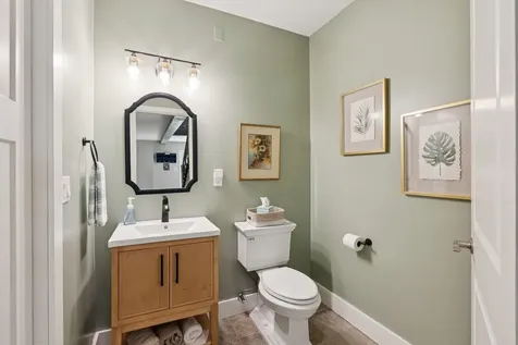 83 Hoyt Drive Monmouth ME 04259