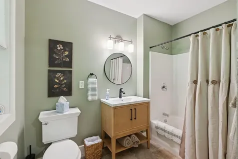 83 Hoyt Drive Monmouth ME 04259