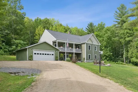 83 Hoyt Drive Monmouth ME 04259