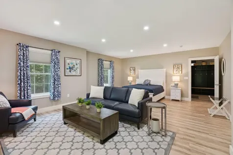 83 Hoyt Drive Monmouth ME 04259