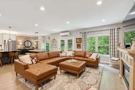 83 Hoyt Drive Monmouth ME 04259