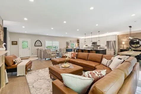 83 Hoyt Drive Monmouth ME 04259