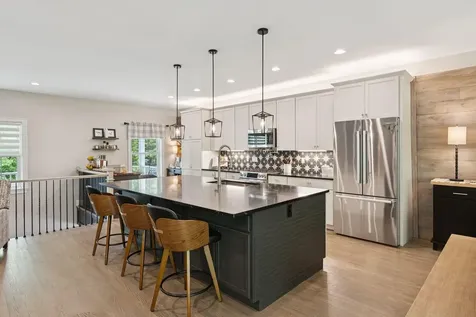83 Hoyt Drive Monmouth ME 04259