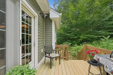 83 Hoyt Drive Monmouth ME 04259
