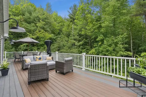 83 Hoyt Drive Monmouth ME 04259