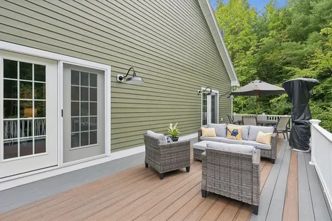 83 Hoyt Drive Monmouth ME 04259