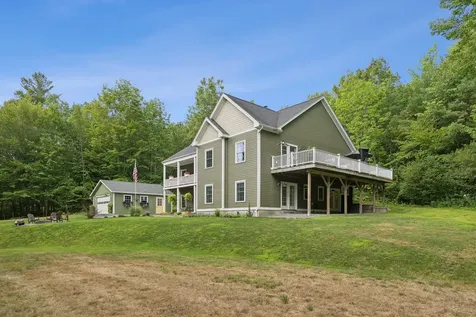 83 Hoyt Drive Monmouth ME 04259