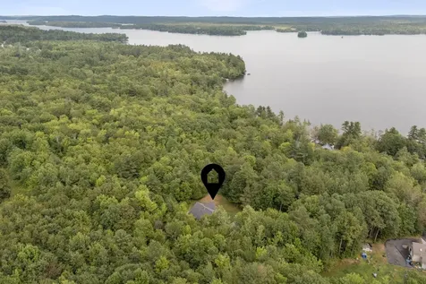 83 Hoyt Drive Monmouth ME 04259
