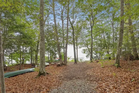 83 Hoyt Drive Monmouth ME 04259