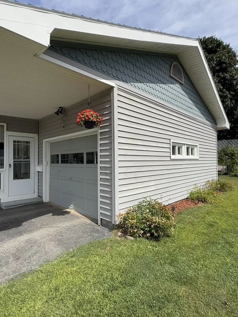 25 Albert Street Lewiston ME 04240