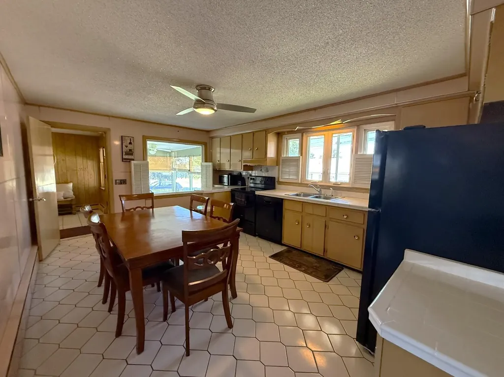 25 Albert Street Lewiston ME 04240