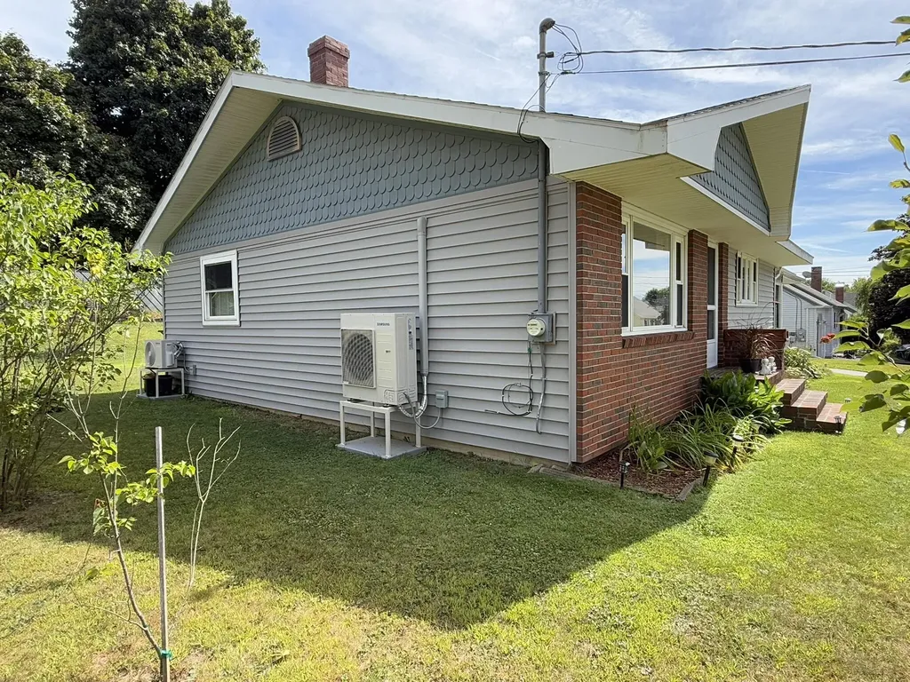 25 Albert Street Lewiston ME 04240