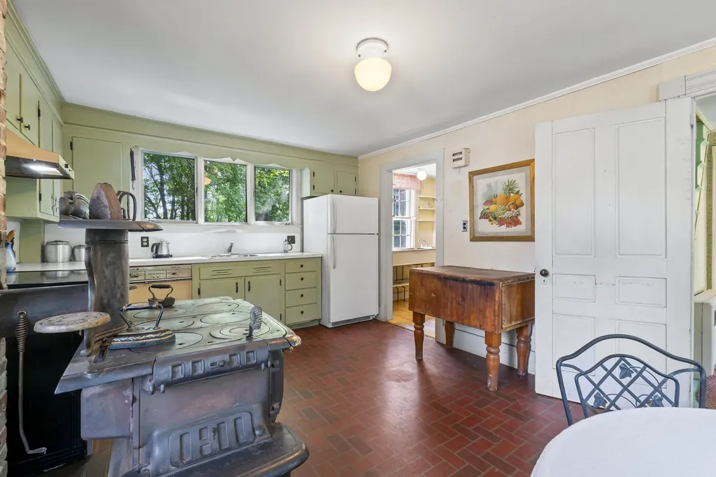 41 Federal Street Wiscasset ME 04578