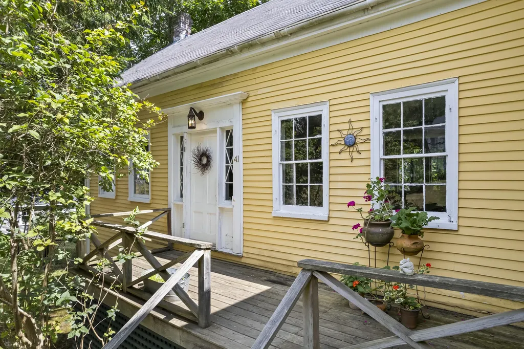 41 Federal Street Wiscasset ME 04578