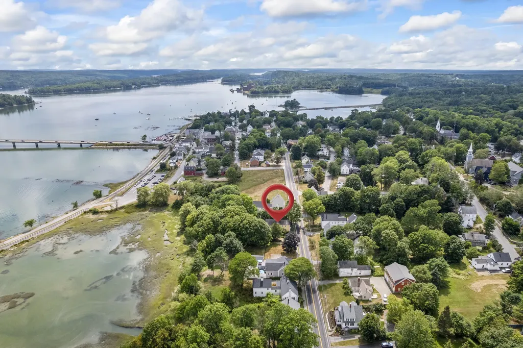 41 Federal Street Wiscasset ME 04578