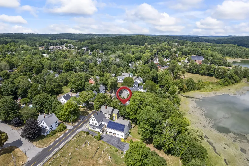 41 Federal Street Wiscasset ME 04578
