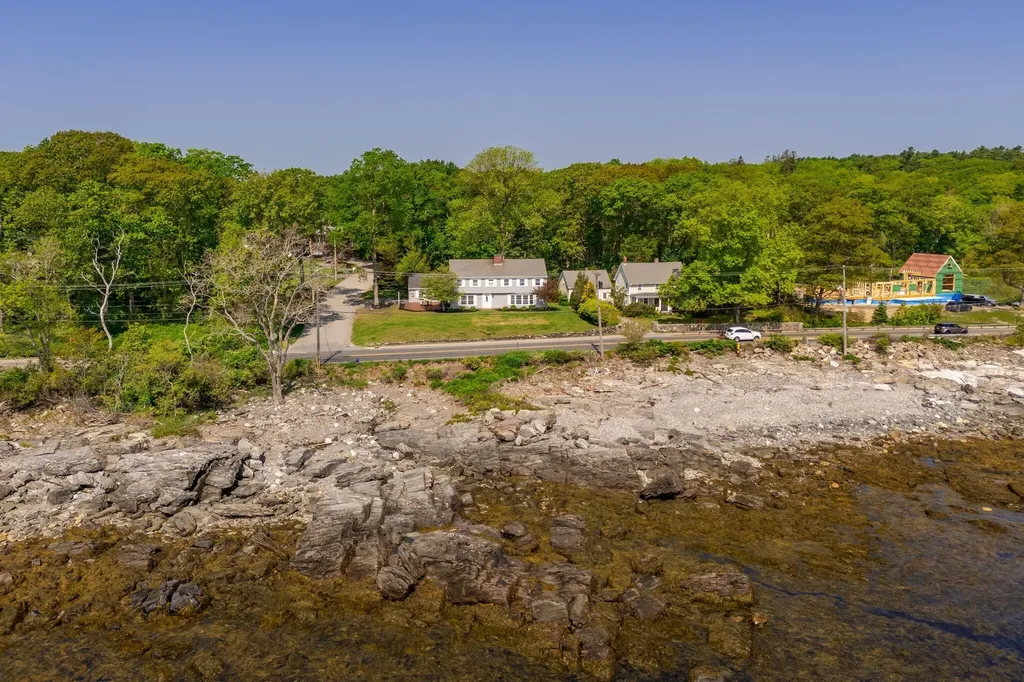 1113 Shore Road Cape Elizabeth ME 04107
