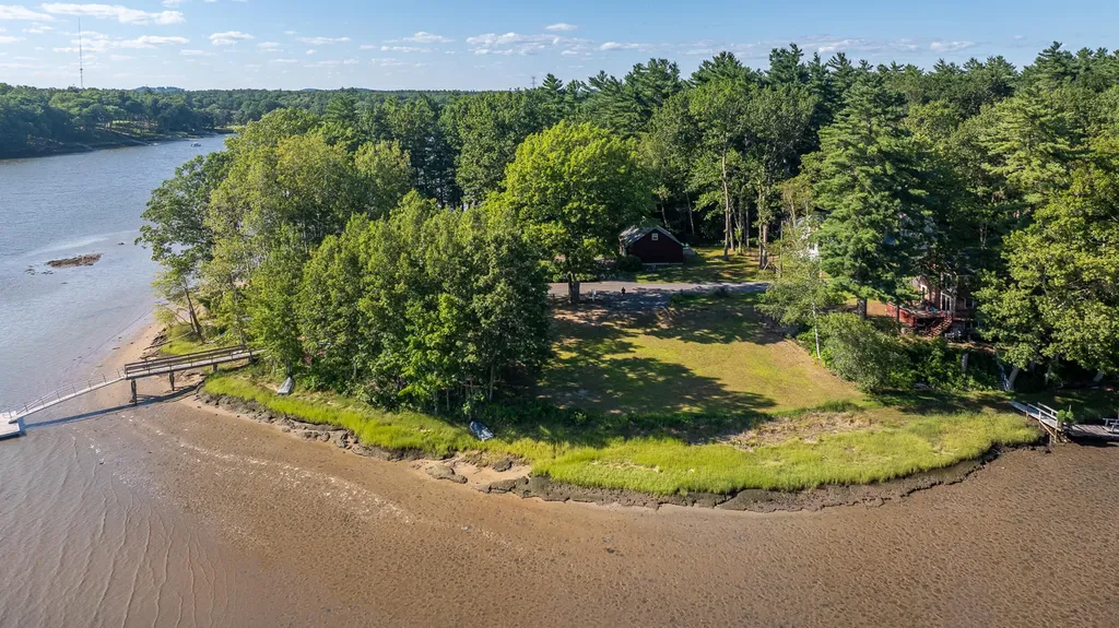 56 Stacy Lane Eliot ME 03903