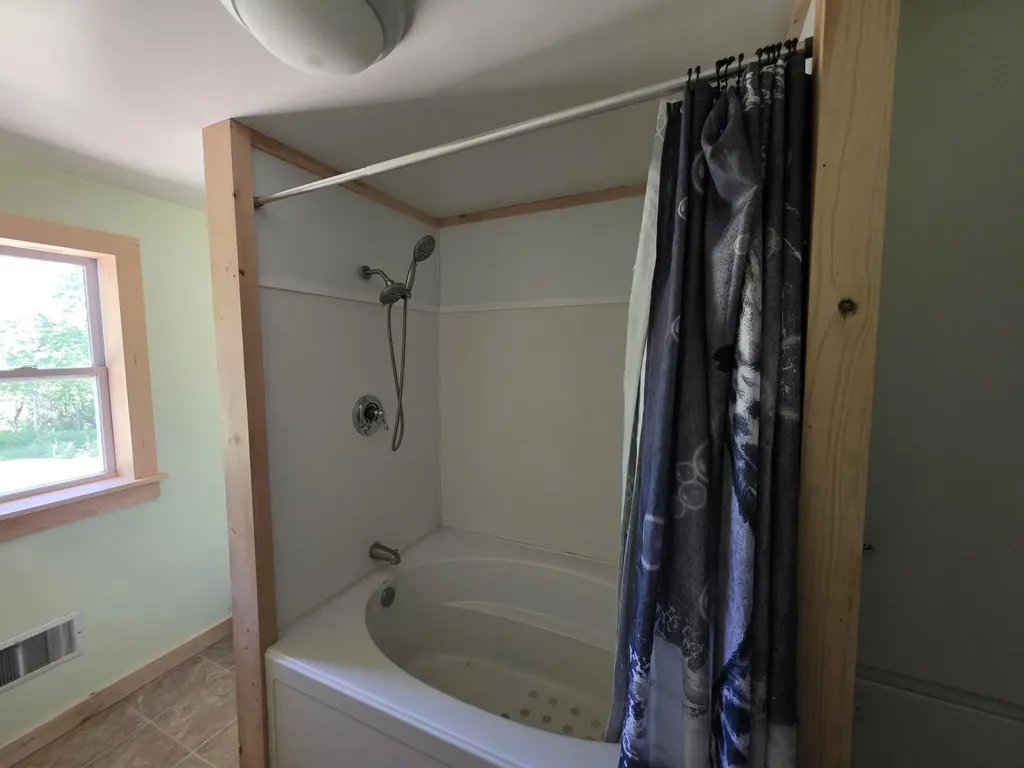 22 Boardman Way Belfast ME 04915