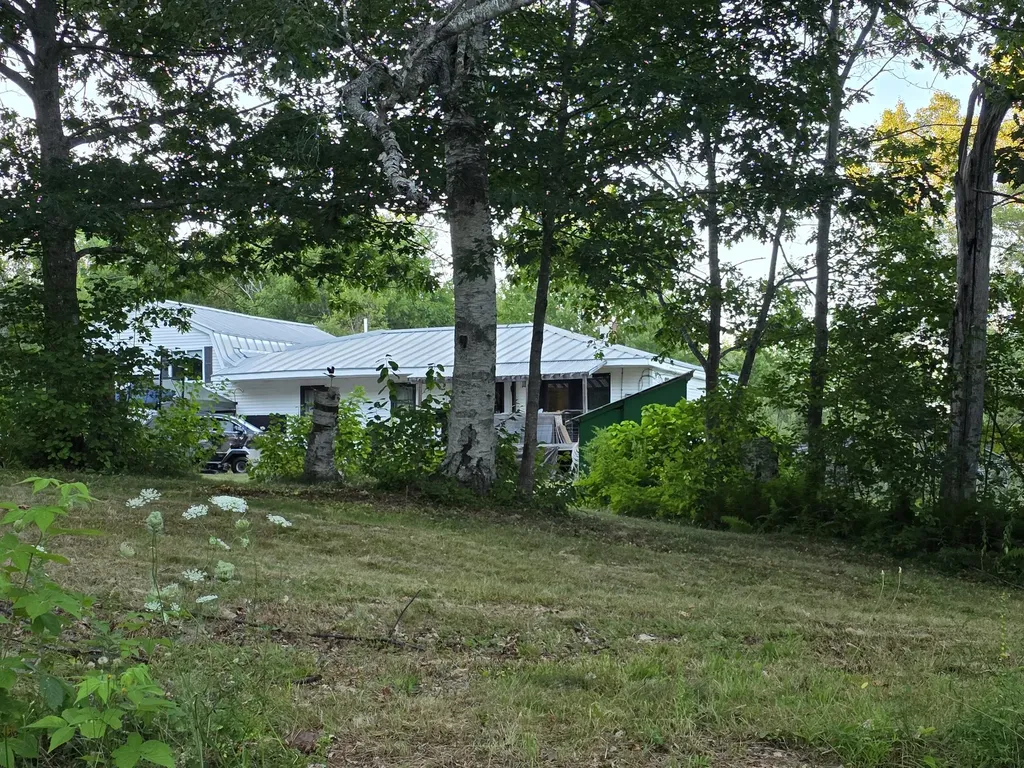 22 Boardman Way Belfast ME 04915