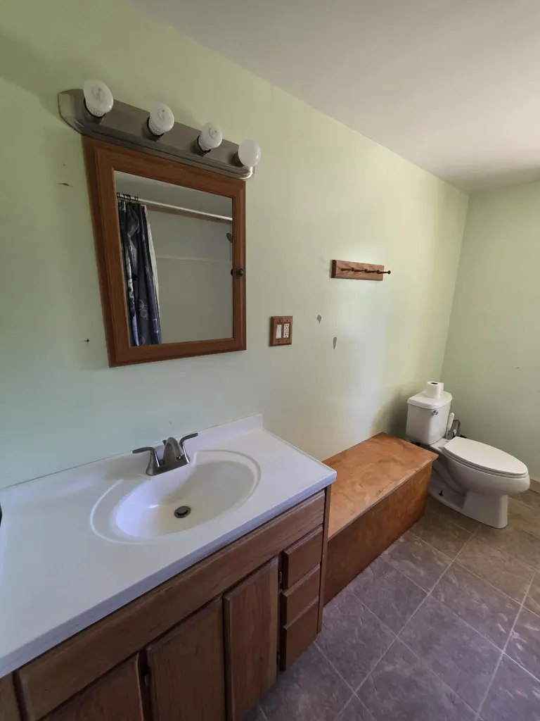 22 Boardman Way Belfast ME 04915