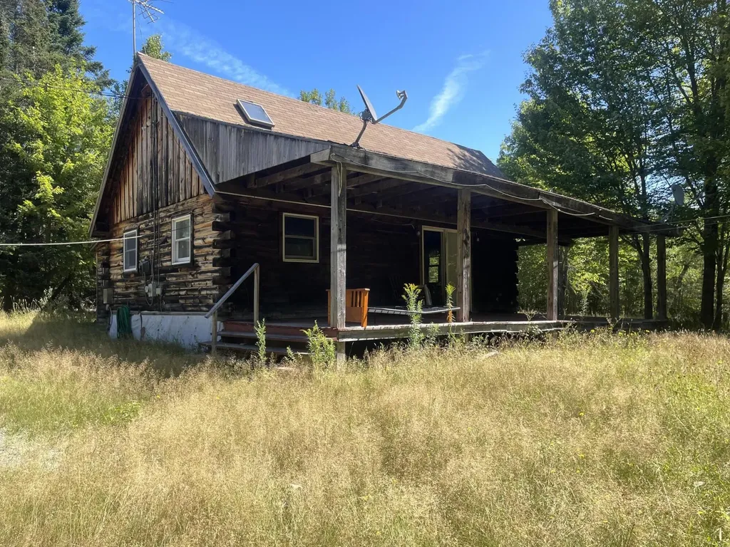 208 Chadbourne Road Harmony ME 04942