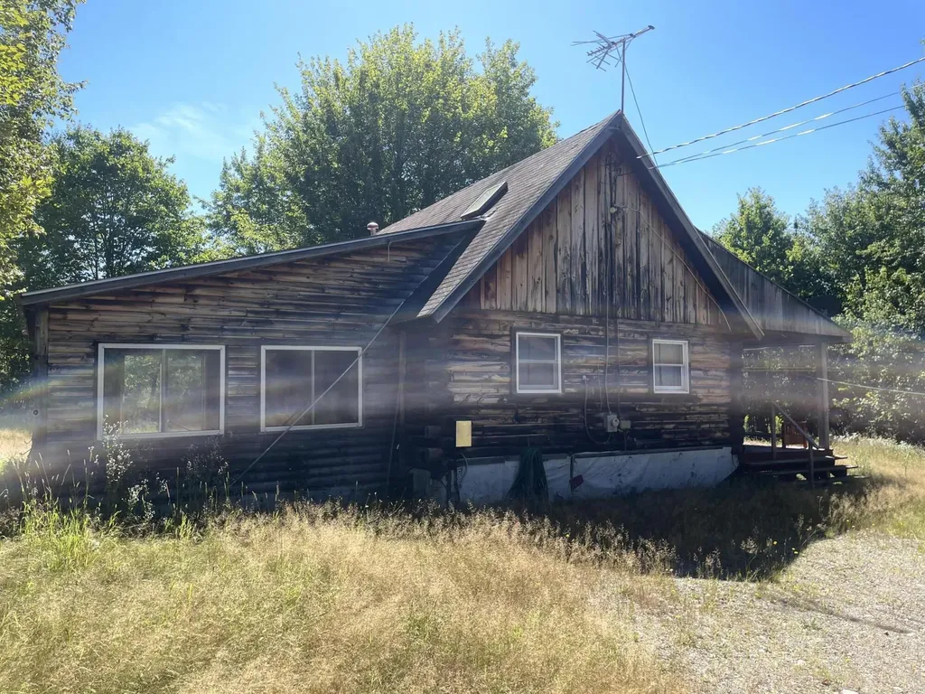 208 Chadbourne Road Harmony ME 04942