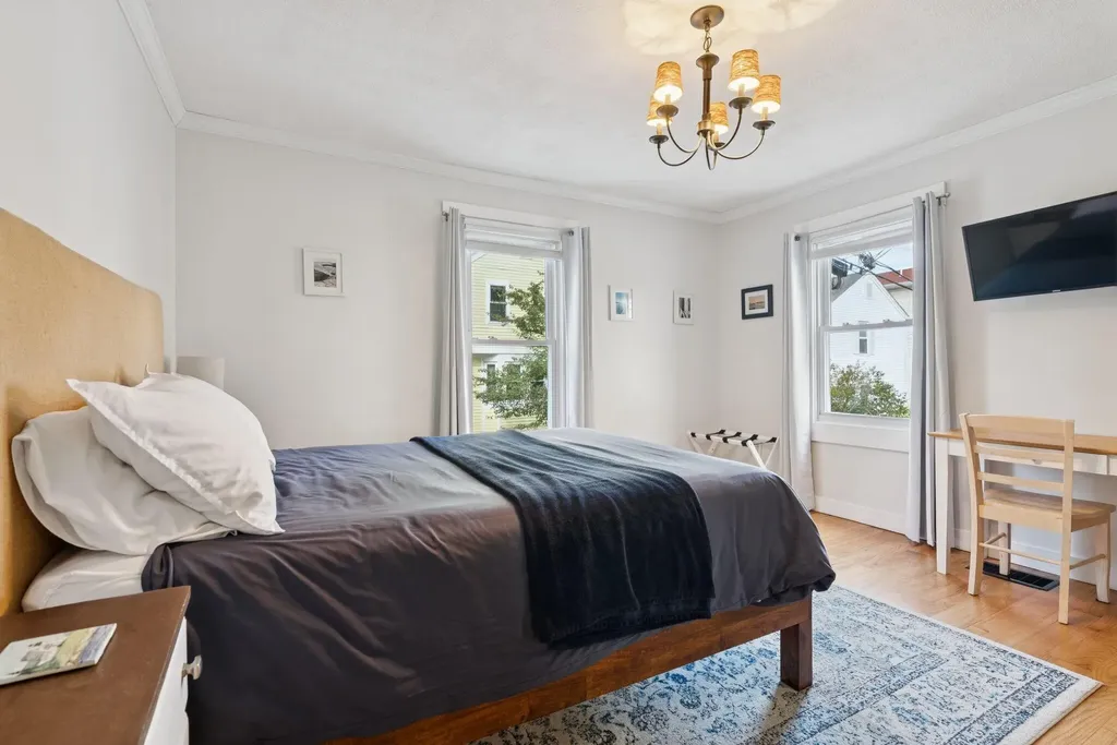 20 Tate Street Portland ME 04102