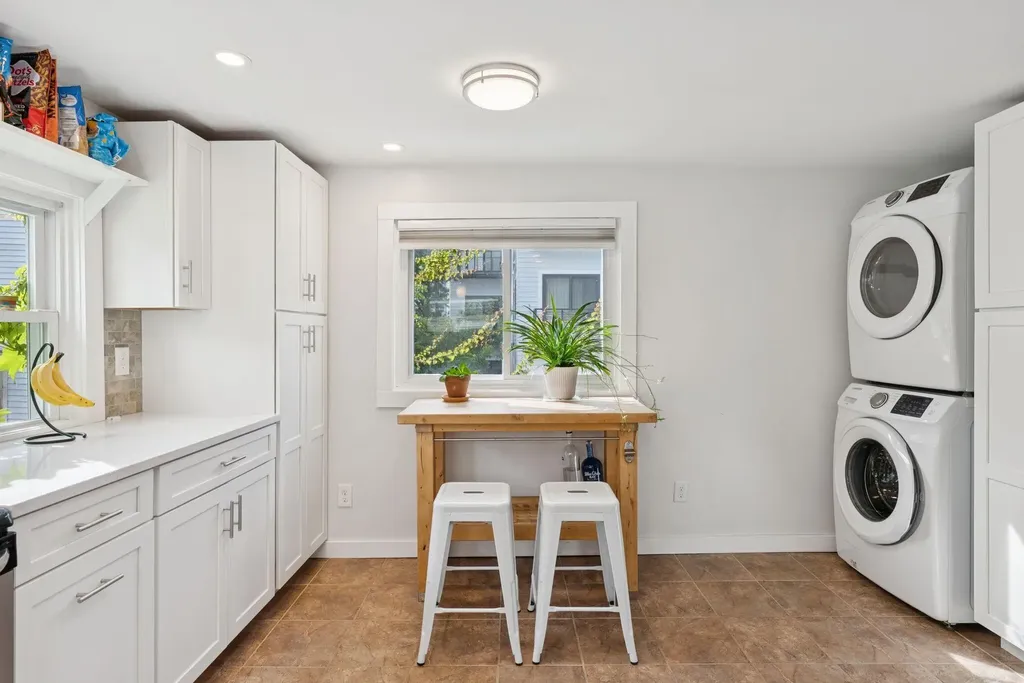 20 Tate Street Portland ME 04102