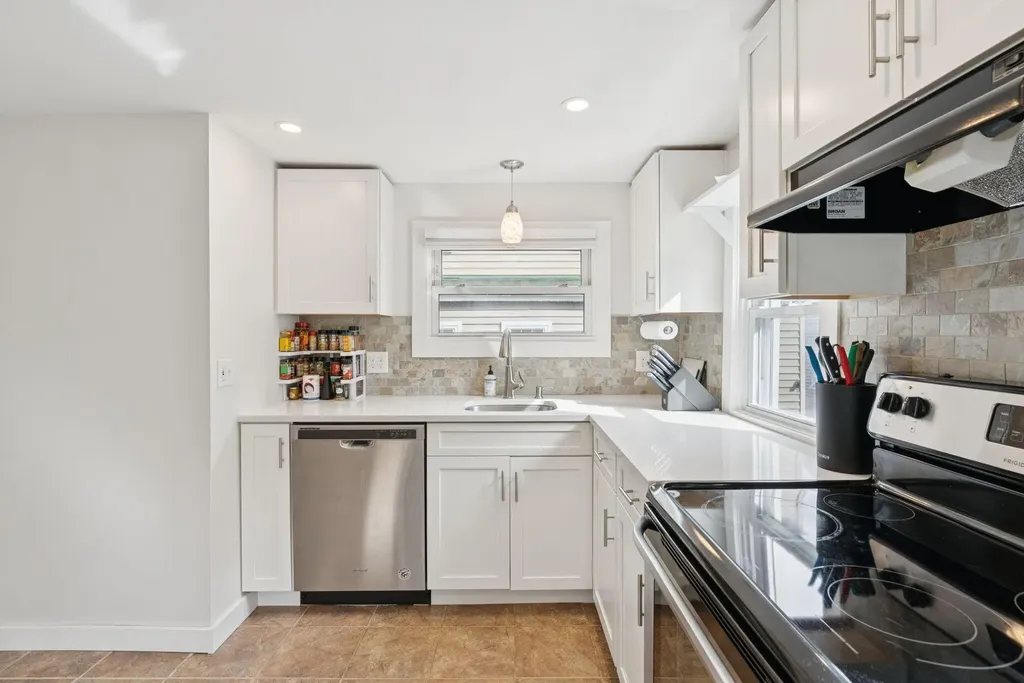 20 Tate Street Portland ME 04102