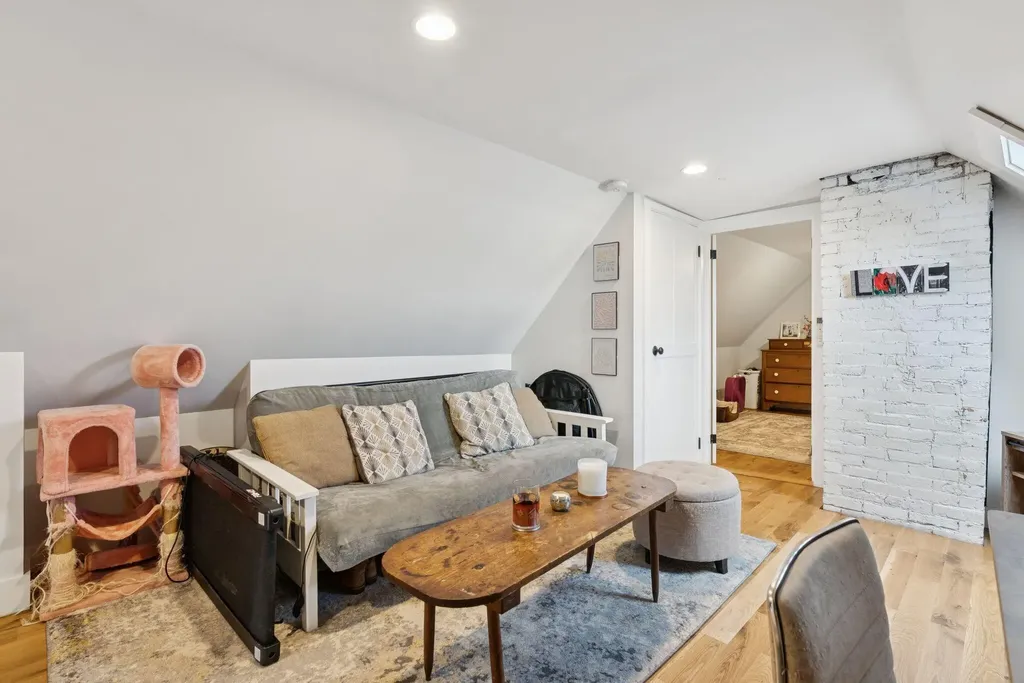 20 Tate Street Portland ME 04102