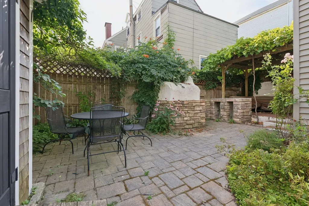 20 Tate Street Portland ME 04102